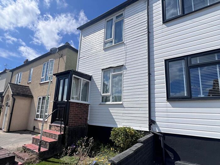 2 Bedroom Semi-Detached House To Rent In Queens Road, Farnborough, GU14