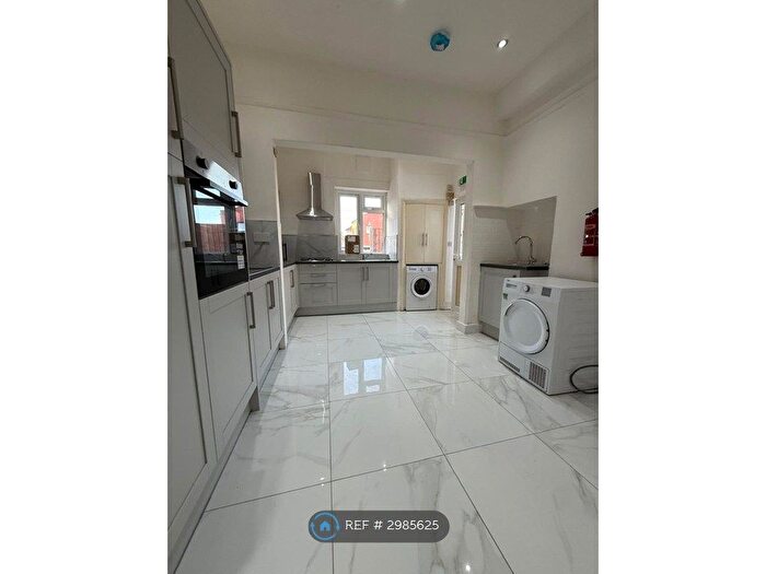 3 Bedroom Flat To Rent In Village Way East, Harrow, HA2