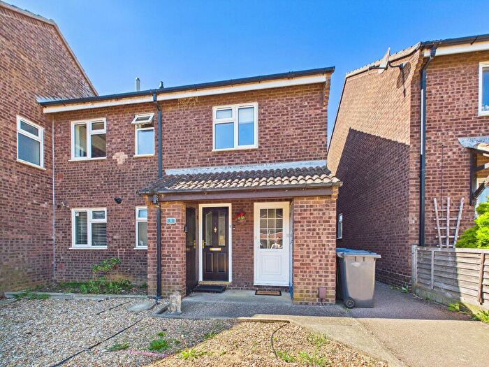 2 Bedroom Maisonette For Sale In Eaton Socon, St. Neots, Cambridgeshire, PE19