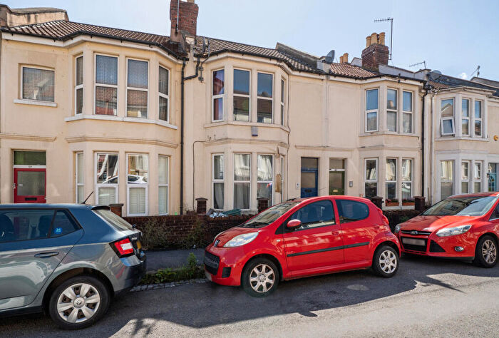 2 Bedroom Apartment For Sale In Friezewood Road, Ashton, Bristol, Bristol City, BS3