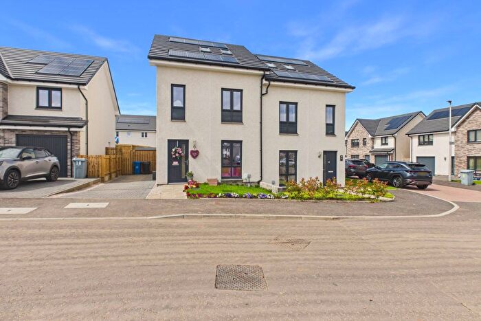 3 Bedroom Semi Detached House For Sale In Lampmaker Drive, Hamilton, ML3