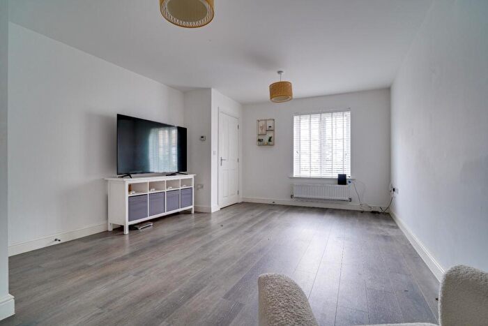 3 Bedroom Terraced House For Sale In High Street, Fenstanton, Huntingdon, Cambridgeshire, PE28