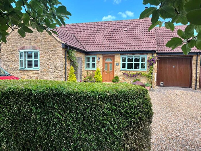 3 Bedroom Detached Bungalow For Sale In Forts Orchard, Chilthorne Domer, BA22