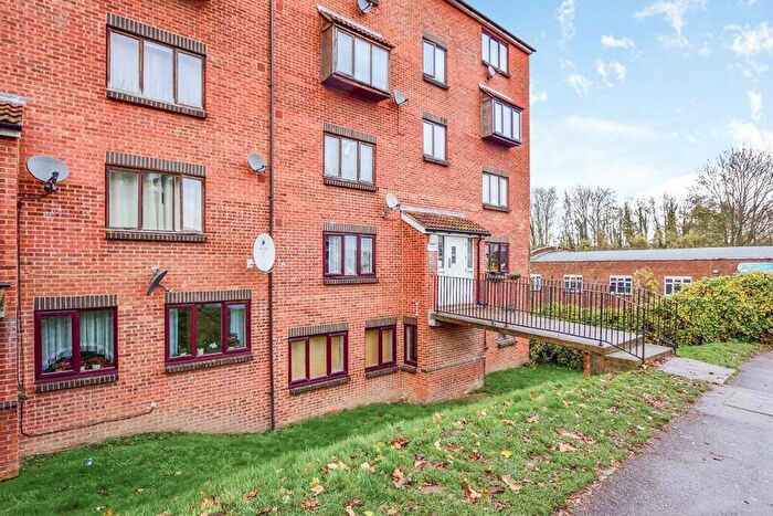 1 Bedroom Flat To Rent In Lesley Place, Buckland Hill, Maidstone, Kent, ME16