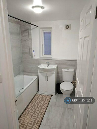 1 Bedroom Flat To Rent In St. Lukes Court, London, SE6