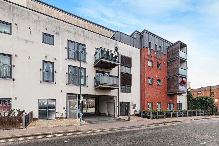 2 Bedroom Flat For Sale In William Foster Lane, Welling, DA16