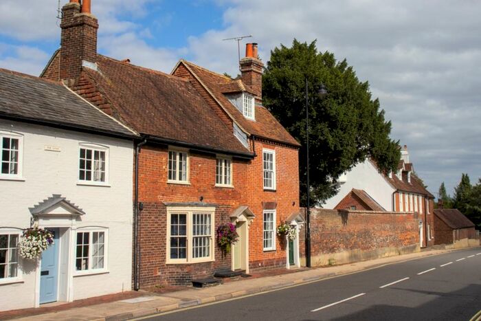4 Bedroom Terraced House To Rent In East Street, Alresford, SO24