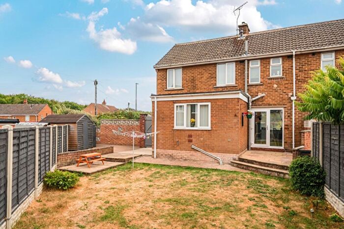 3 Bedroom Semi Detached House For Sale In Park Drive, Campsall, Doncaster, South Yorkshire, DN6