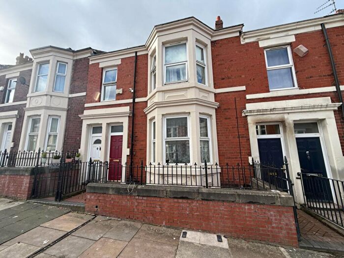 2 Bedroom Flat For Sale In Wingrove Avenue, Fenham, Newcastle Upon Tyne, Tyne And Wear, NE4