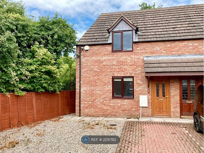 1 Bedroom Semi-Detached House To Rent In Lang House, York, YO10