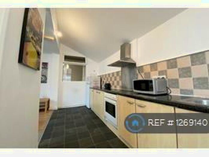 2 Bedroom Flat To Rent In Leicester, Leicester, LE3
