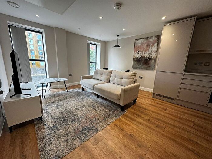 1 Bedroom Flat To Rent In Flat, , Centenary House, North Street Leeds, LS2