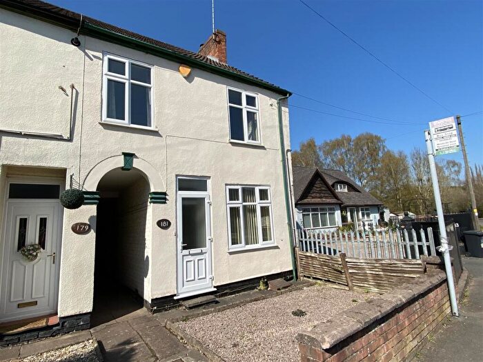 3 Bedroom Semi-Detached House For Sale In Woodville Road, Overseal, DE12