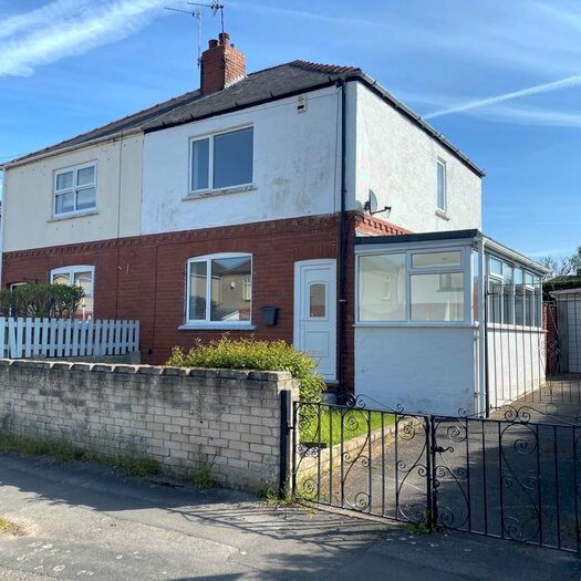 3 Bedroom Semi-detached House To Rent In Sandymount, Harworth, DN11