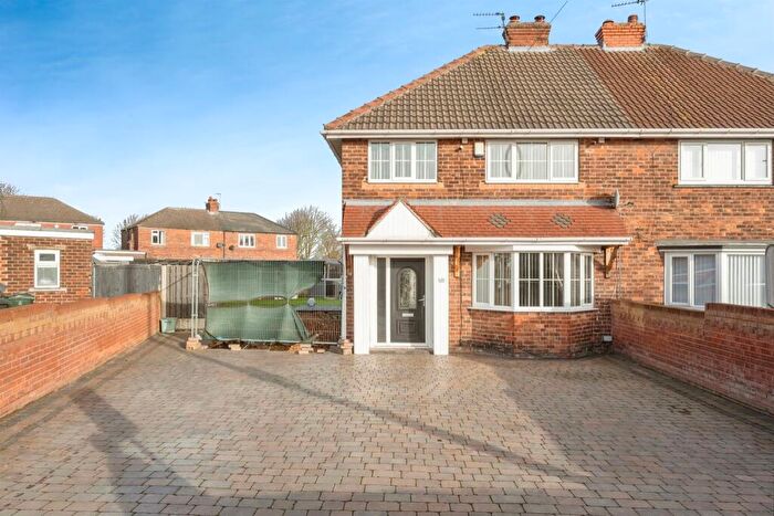 3 Bedroom Semi-Detached House For Sale In Scott Avenue, Conisbrough, Doncaster, DN12