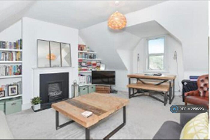 2 Bedroom Flat To Rent In Devonshire Road, London, SE23