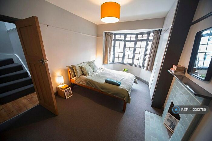 5 Bedroom Terraced House To Rent In Bushey Hill Road, London, SE5
