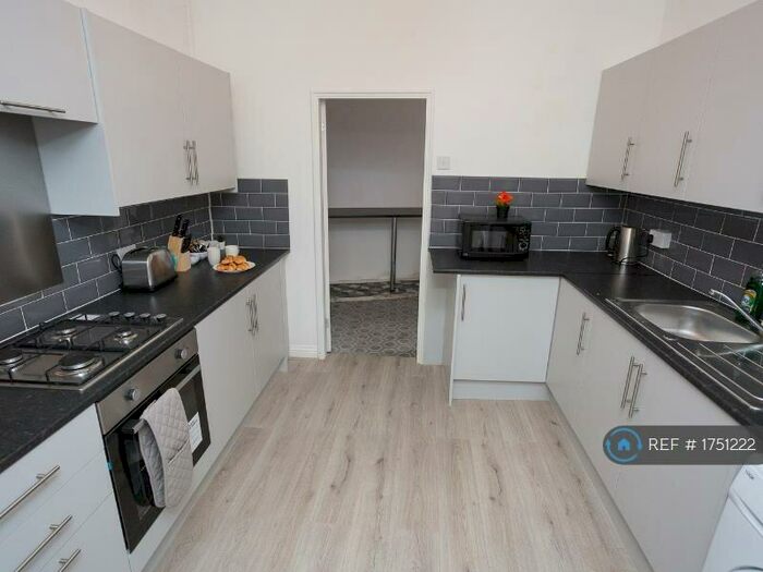 6 Bedroom Terraced House To Rent In Greenbank Rd, Darlington, DL3