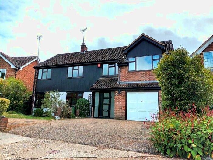 5 Bedroom Detached House To Rent In Fair View, Horsham, RH12