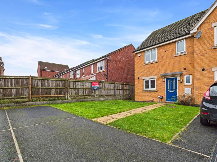 3 Bedroom End Of Terrace House To Rent In Templeton Close, Mickleover, DE3