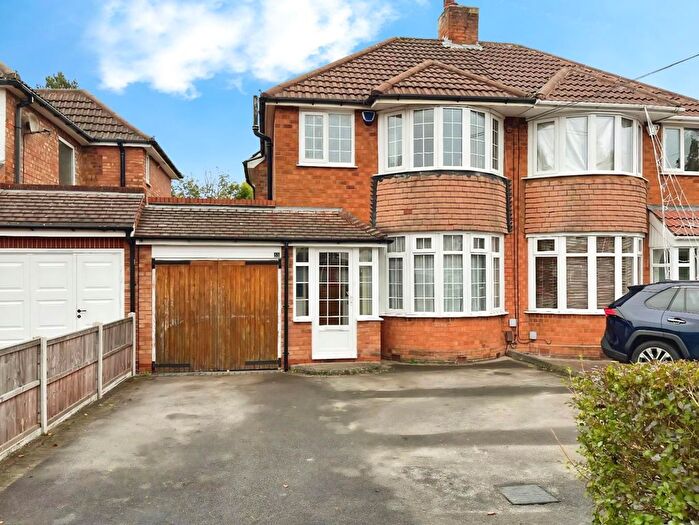 3 Bedroom Semi-detached House For Sale In George Road, Sutton Coldfield, B73