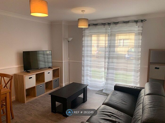 2 Bedroom Flat To Rent In St Catherines Place, Egham, TW20