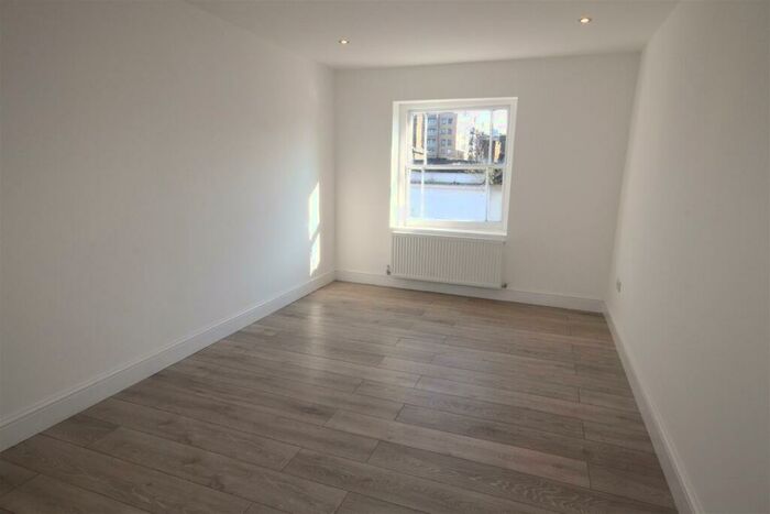 2 Bedroom Apartment To Rent In Bull Head Yard, Dartford, DA1