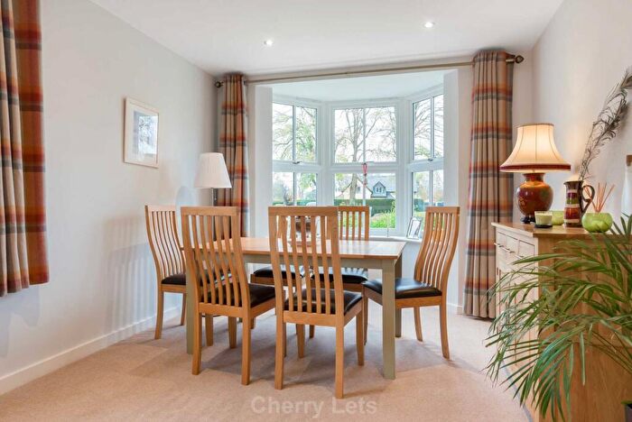 2 Bedroom Apartment To Rent In Astrop Grange, King`s Sutton, OX17