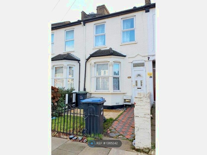 3 Bedroom Terraced House To Rent In Durants Road, Enfield, EN3