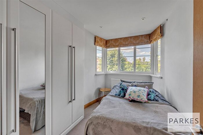 3 Bedroom Flat To Rent In Marlborough Court, Pembroke Road, W8