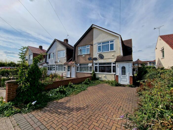 3 Bedroom Semi-Detached House To Rent In Malvern Road, Hayes, UB3