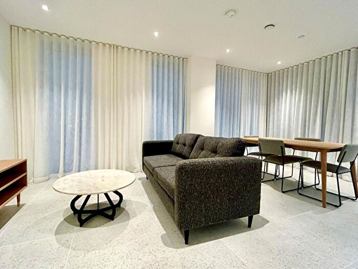 1 Bedroom Apartment For Sale In Cendal Crescent, London, E1