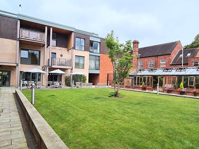 2 Bedroom Property For Sale In Monks Close, Lichfield, WS13