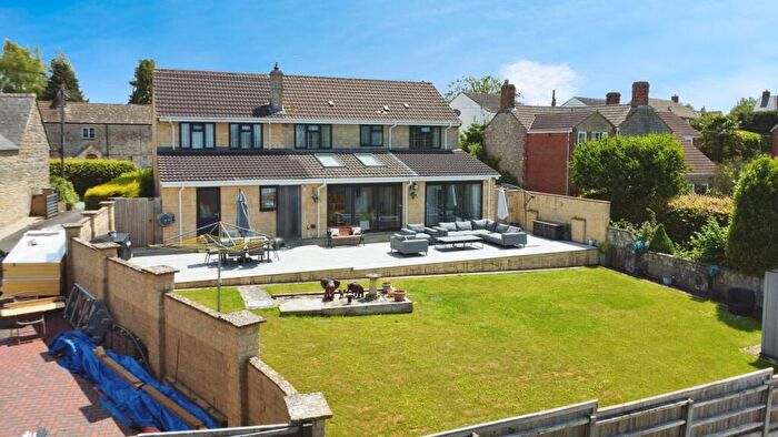 5 Bedroom Detached House For Sale In Upper Pavenhill, Purton, SN5