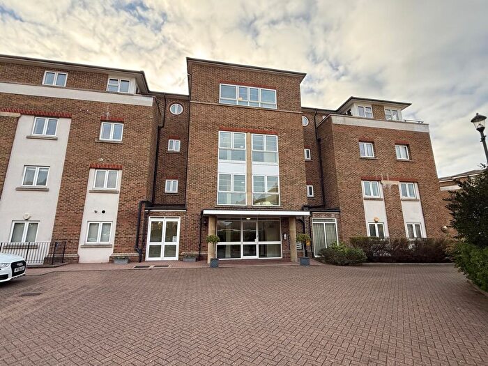 3 Bedroom Flat To Rent In Castlereagh House Lady Aylesford Avenue, Stanmore, Middlesex, HA7