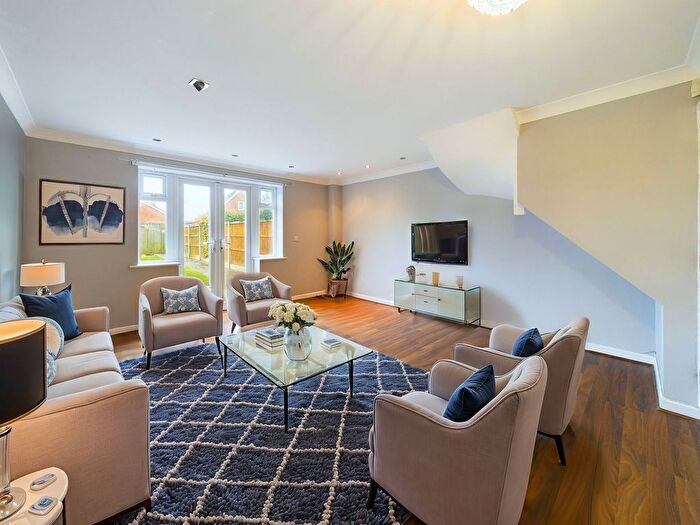 3 Bedroom Town House For Sale In Standhill Road, Carlton, Nottingham, NG4