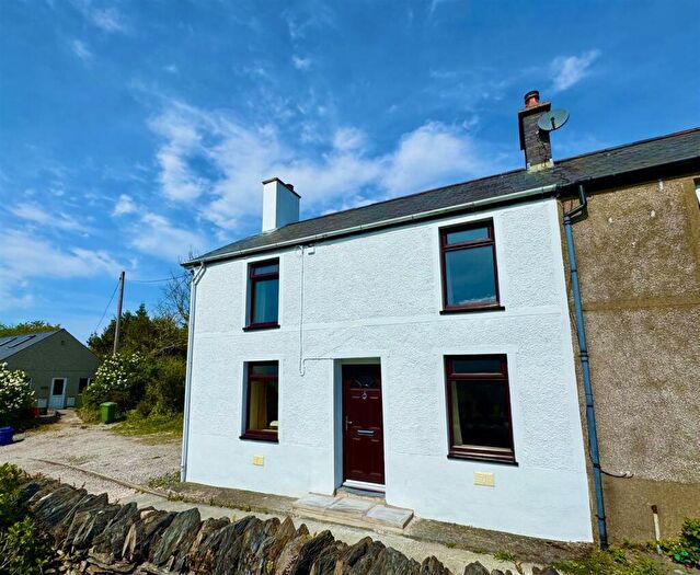 3 Bedroom Semi-Detached House For Sale In Penrhyndeudraeth, LL48