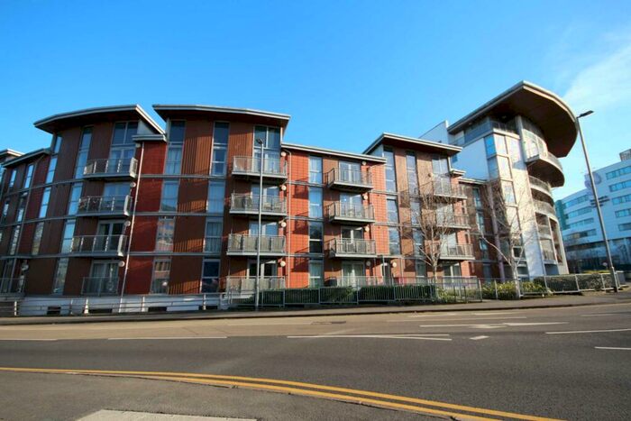 2 Bedroom Apartment To Rent In Kelvin Gate, Bracknell, RG12