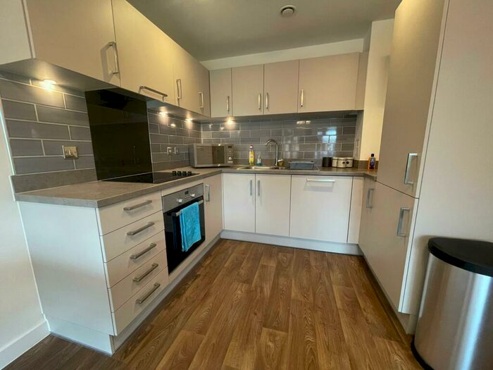 2 Bedroom Apartment To Rent In Lexington Gardens, Birmingham, B15