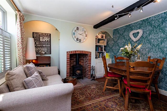2 Bedroom Cottage For Sale In Front Street, Tealby, LN8