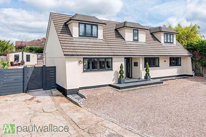 4 Bedroom Detached House For Sale In Western Road, Nazeing, EN9
