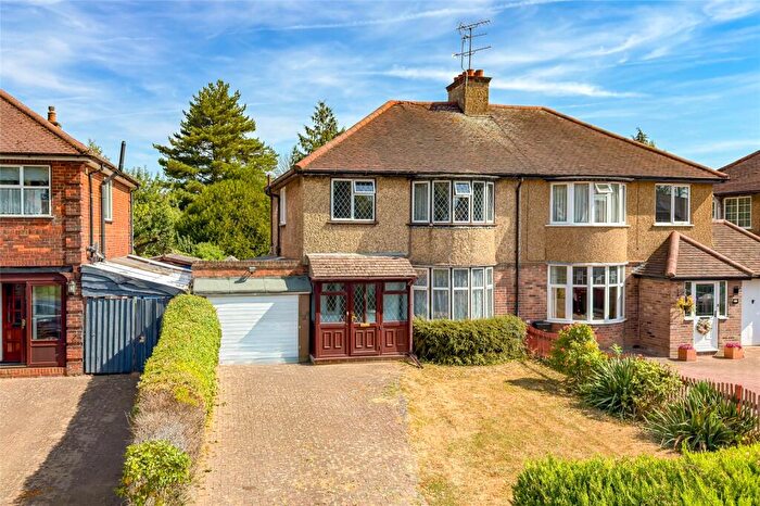3 Bedroom Semi-Detached House For Sale In Hatfield Road, St. Albans, Hertfordshire, AL4