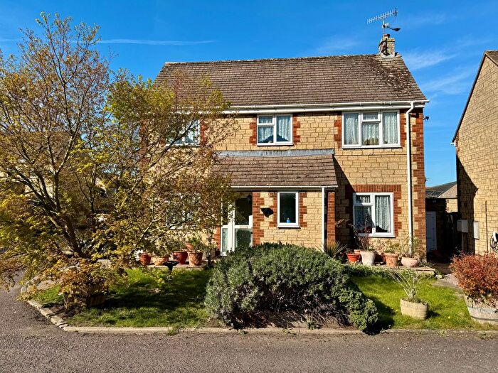 3 Bedroom Detached House For Sale In Manor Orchard, Cricklade, SN6