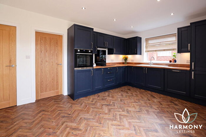 2 Bedroom Semi Detached House To Rent In Holly Road, Bromsgrove, B61