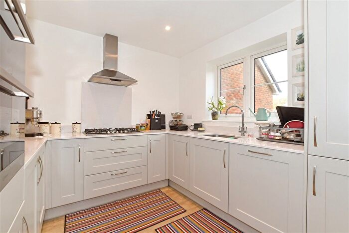 5 Bedroom Detached House For Sale In Flint Street, Faygate, West Sussex, RH12