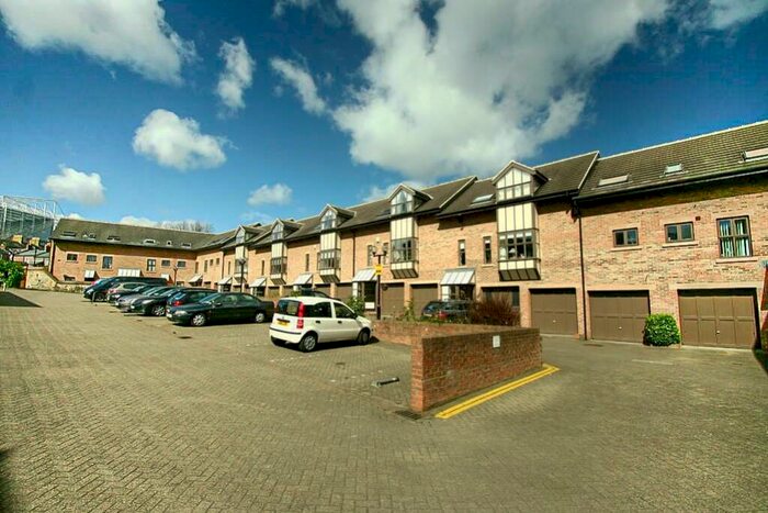 2 Bedroom Apartment To Rent In The Mews, Newcastle Upon Tyne, Tyne And Wear, NE1