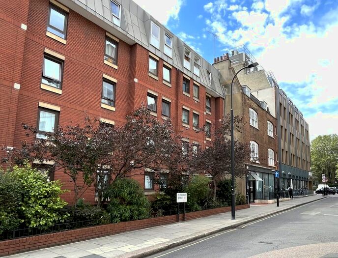 2 Bedroom Flat To Rent In Cleveland Street, London, W1T