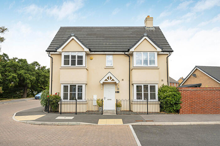 3 Bedroom End Of Terrace House For Sale In Copse View, Didcot, OX11