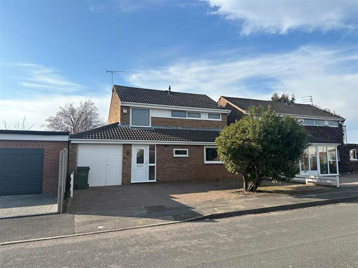 3 Bedroom Detached House For Sale In Weymouth Close, Little Hill, Wigston, LE18