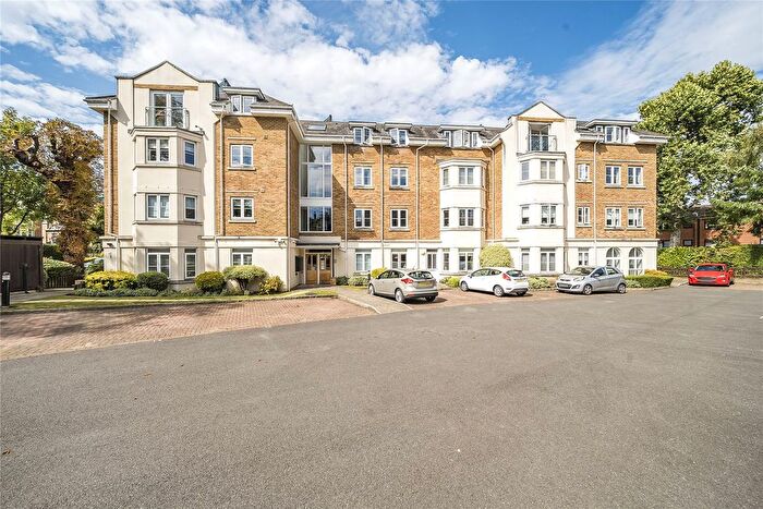 2 Bedroom Flat For Sale In Oakwood Avenue, Beckenham, BR3